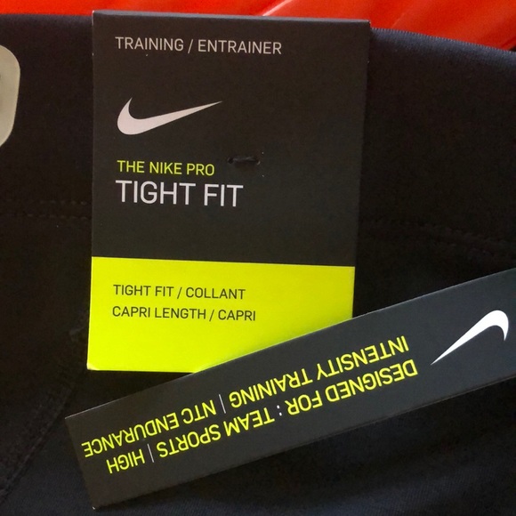 NIKE Pro Fit Capri Crops Size M NWT - Picture 3 of 3